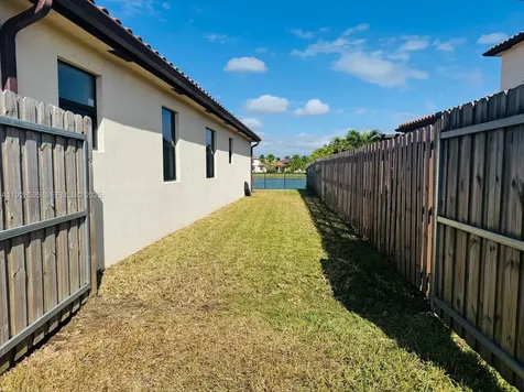 2491 SE 2nd Street Homestead FL 33033