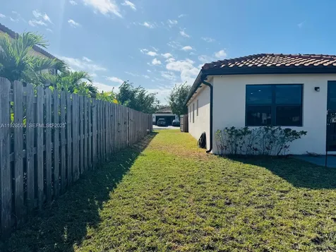 2491 SE 2nd Street Homestead FL 33033