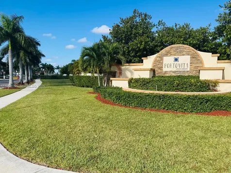 2491 SE 2nd Street Homestead FL 33033