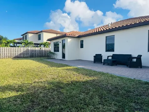 2491 SE 2nd Street Homestead FL 33033