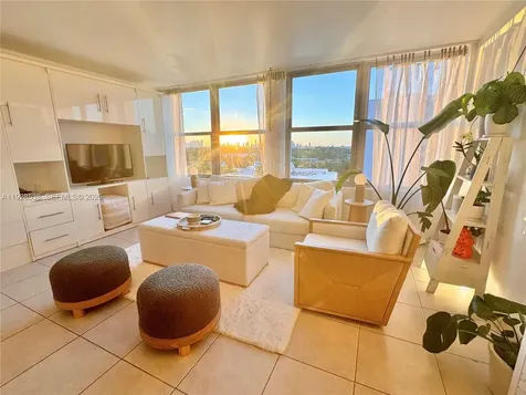2899 Collins Avenue Miami Beach FL 33140