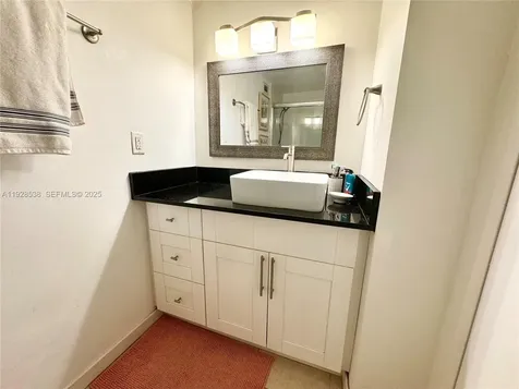 2899 Collins Avenue Miami Beach FL 33140