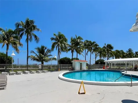 2899 Collins Avenue Miami Beach FL 33140