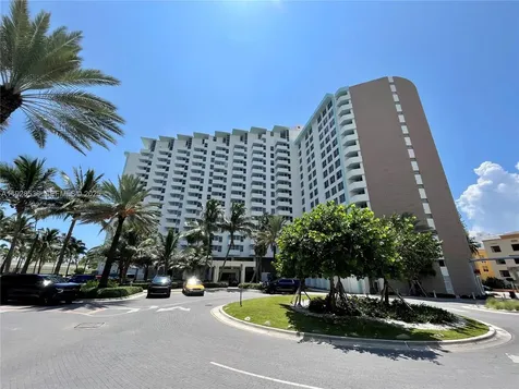 2899 Collins Avenue Miami Beach FL 33140