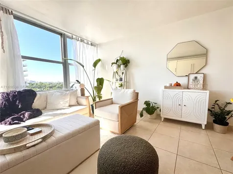 2899 Collins Avenue Miami Beach FL 33140