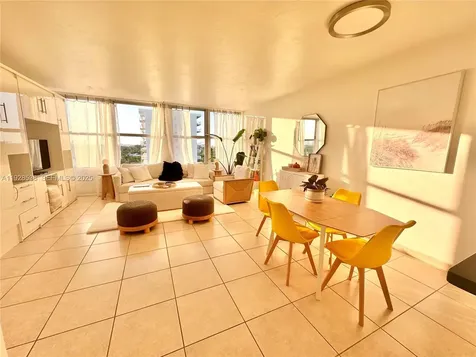 2899 Collins Avenue Miami Beach FL 33140