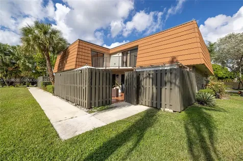 11006 N Harmony Lake Circle Davie FL 33324