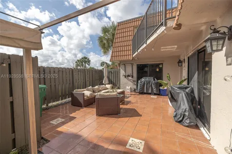 11006 N Harmony Lake Circle Davie FL 33324