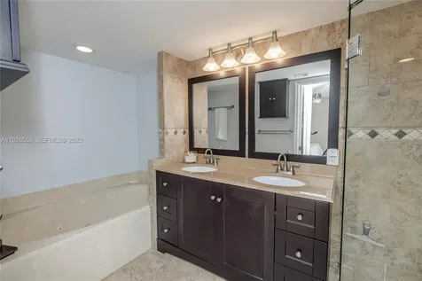 11006 N Harmony Lake Circle Davie FL 33324