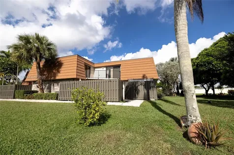 11006 N Harmony Lake Circle Davie FL 33324