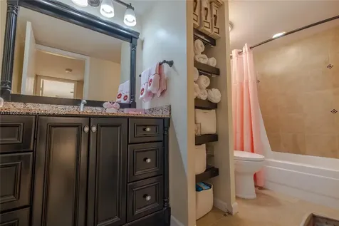 11006 N Harmony Lake Circle Davie FL 33324