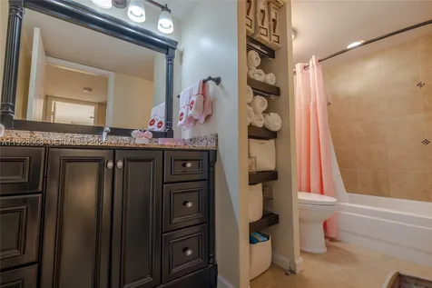 11006 N Harmony Lake Circle Davie FL 33324