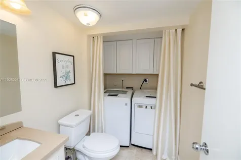 11006 N Harmony Lake Circle Davie FL 33324