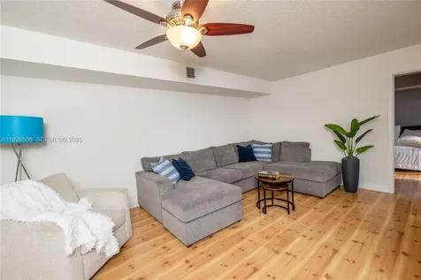 11006 N Harmony Lake Circle Davie FL 33324