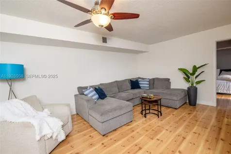 11006 N Harmony Lake Circle Davie FL 33324