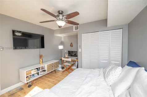 11006 N Harmony Lake Circle Davie FL 33324