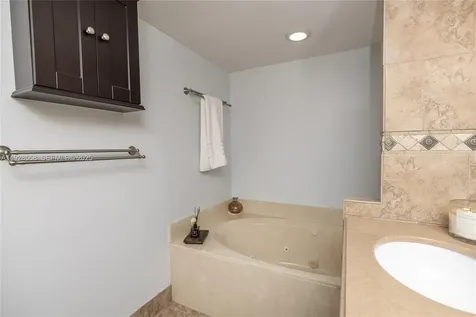 11006 N Harmony Lake Circle Davie FL 33324