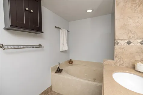 11006 N Harmony Lake Circle Davie FL 33324