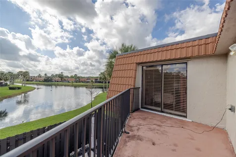 11006 N Harmony Lake Circle Davie FL 33324
