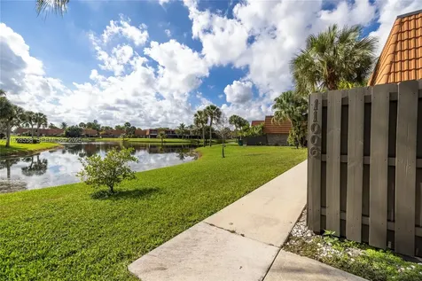11006 N Harmony Lake Circle Davie FL 33324