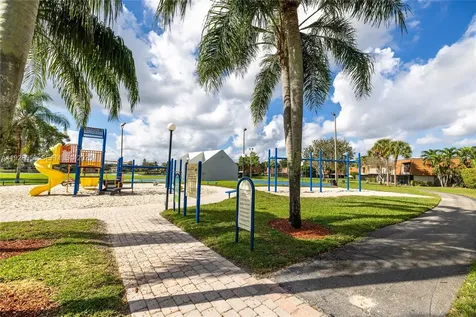 11006 N Harmony Lake Circle Davie FL 33324