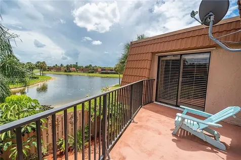 11006 N Harmony Lake Circle Davie FL 33324