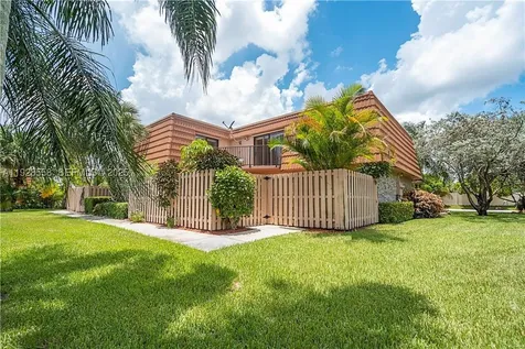 11006 N Harmony Lake Circle Davie FL 33324