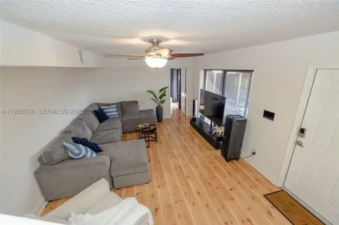 11006 N Harmony Lake Circle Davie FL 33324
