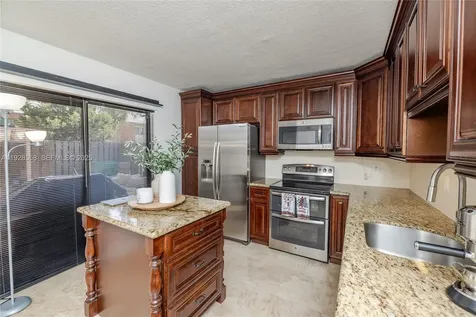 11006 N Harmony Lake Circle Davie FL 33324