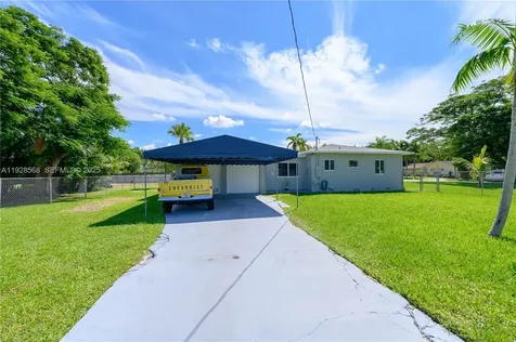 8995 SW 158th Street Palmetto Bay FL 33157