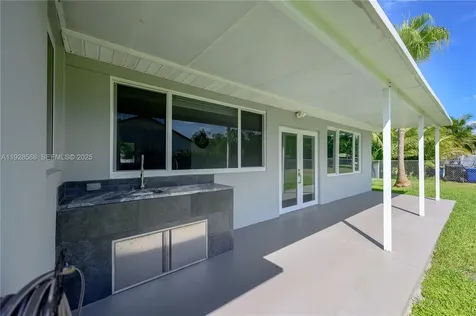 8995 SW 158th Street Palmetto Bay FL 33157