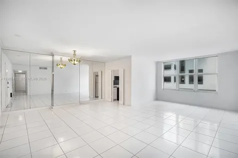 4747 Collins Avenue Miami Beach FL 33140