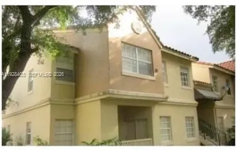 18324 NW 68 Hialeah FL 33015