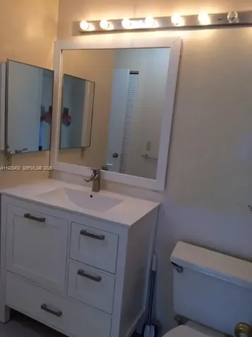 18324 NW 68 Hialeah FL 33015