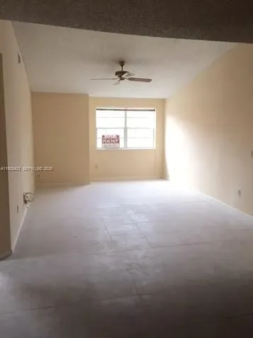 18324 NW 68 Hialeah FL 33015