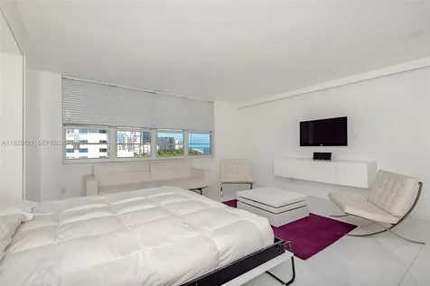 100 Lincoln Road Miami Beach FL 33139