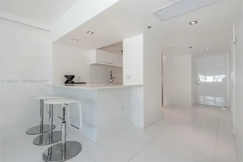 100 Lincoln Road Miami Beach FL 33139