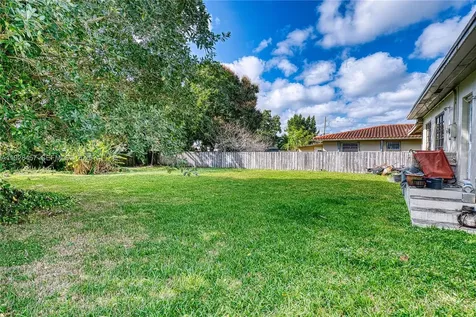 6550 SW 27th Street Miami FL 33155