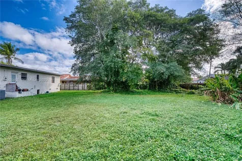 6550 SW 27th Street Miami FL 33155