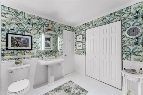550 W 51st Street Miami Beach FL 33140
