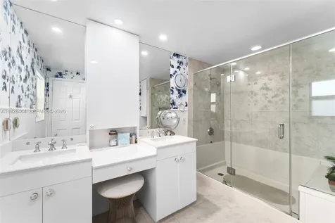 550 W 51st Street Miami Beach FL 33140