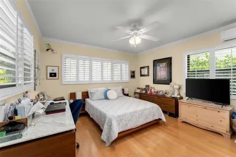 550 W 51st Street Miami Beach FL 33140