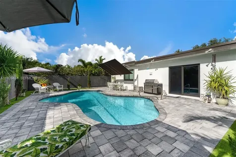 550 W 51st Street Miami Beach FL 33140