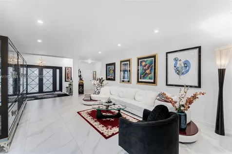 550 W 51st Street Miami Beach FL 33140