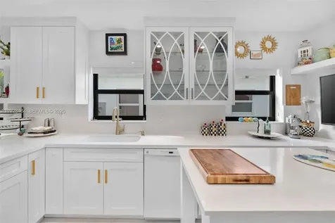 550 W 51st Street Miami Beach FL 33140