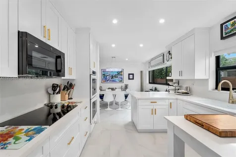 550 W 51st Street Miami Beach FL 33140