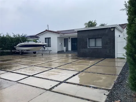 7524 Mutiny Avenue North Bay Village FL 33141