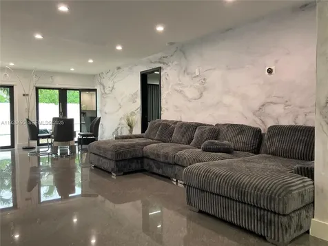 7524 Mutiny Avenue North Bay Village FL 33141