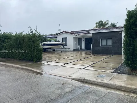 7524 Mutiny Avenue North Bay Village FL 33141