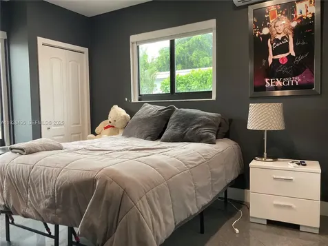 7524 Mutiny Avenue North Bay Village FL 33141